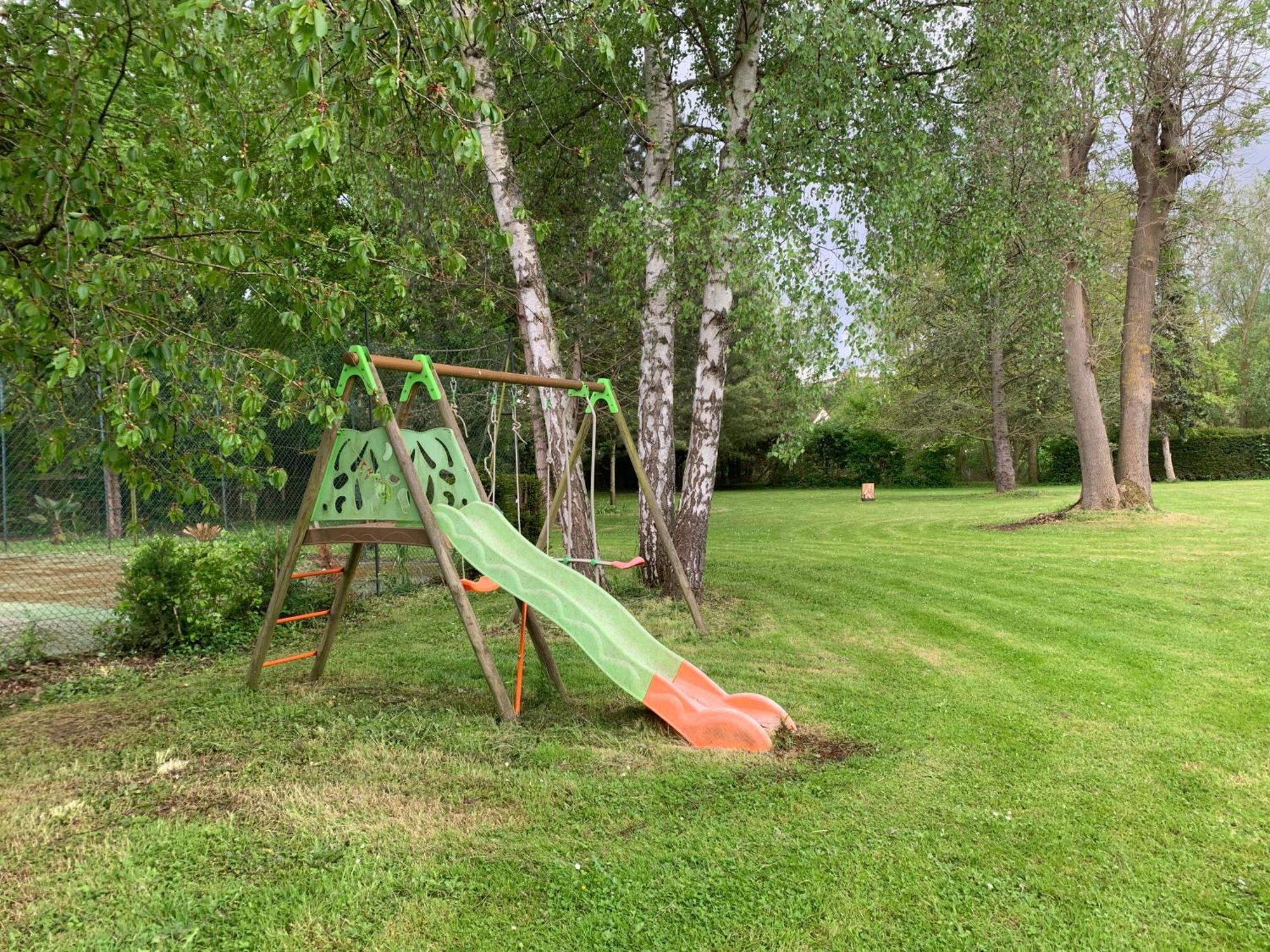 Appartement Familial Au Bord De La Marne, Jardin 8000M2, Piscine, Court De Tennis, Terrasse, Parking Gratuit Proche Disneyland Isles-lès-Villenoy Exterior foto