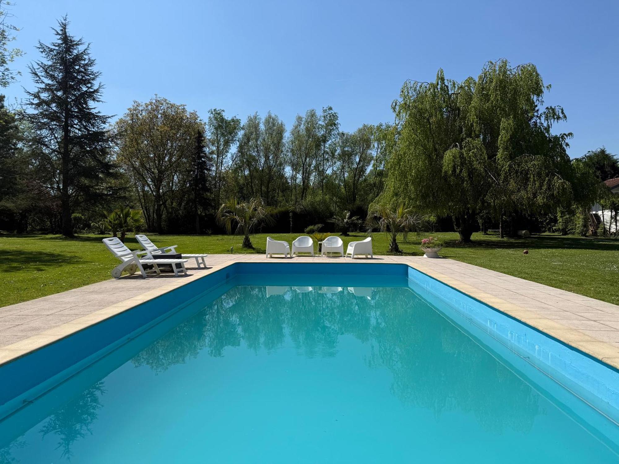 Appartement Familial Au Bord De La Marne, Jardin 8000M2, Piscine, Court De Tennis, Terrasse, Parking Gratuit Proche Disneyland Isles-lès-Villenoy Exterior foto