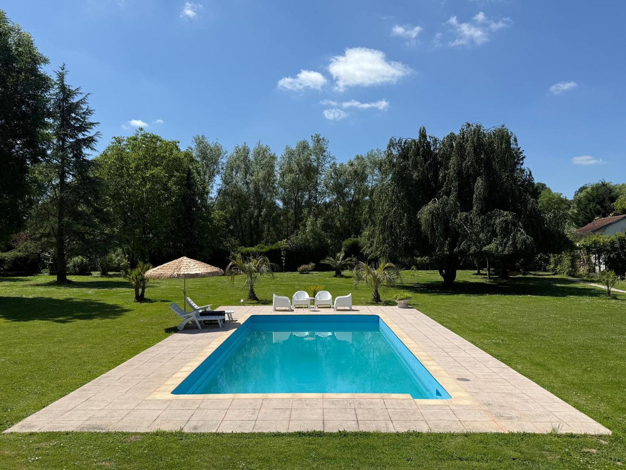 Appartement Familial Au Bord De La Marne, Jardin 8000M2, Piscine, Court De Tennis, Terrasse, Parking Gratuit Proche Disneyland Isles-lès-Villenoy Exterior foto